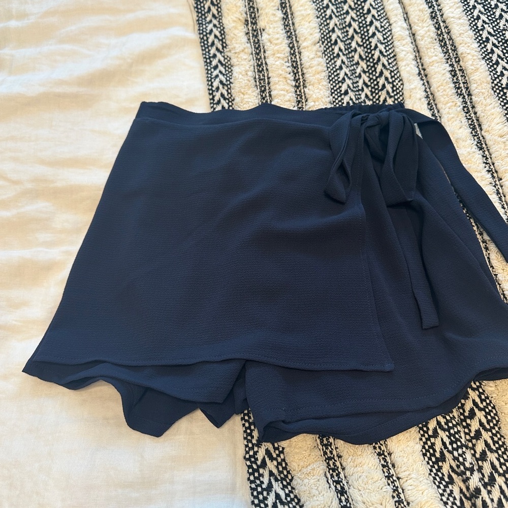 Navy skort with bow!